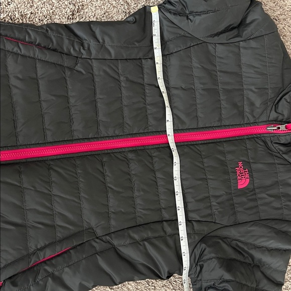 The North Face Charcoal and Fuchsia Quilted Jacket - Picture 3 of 4